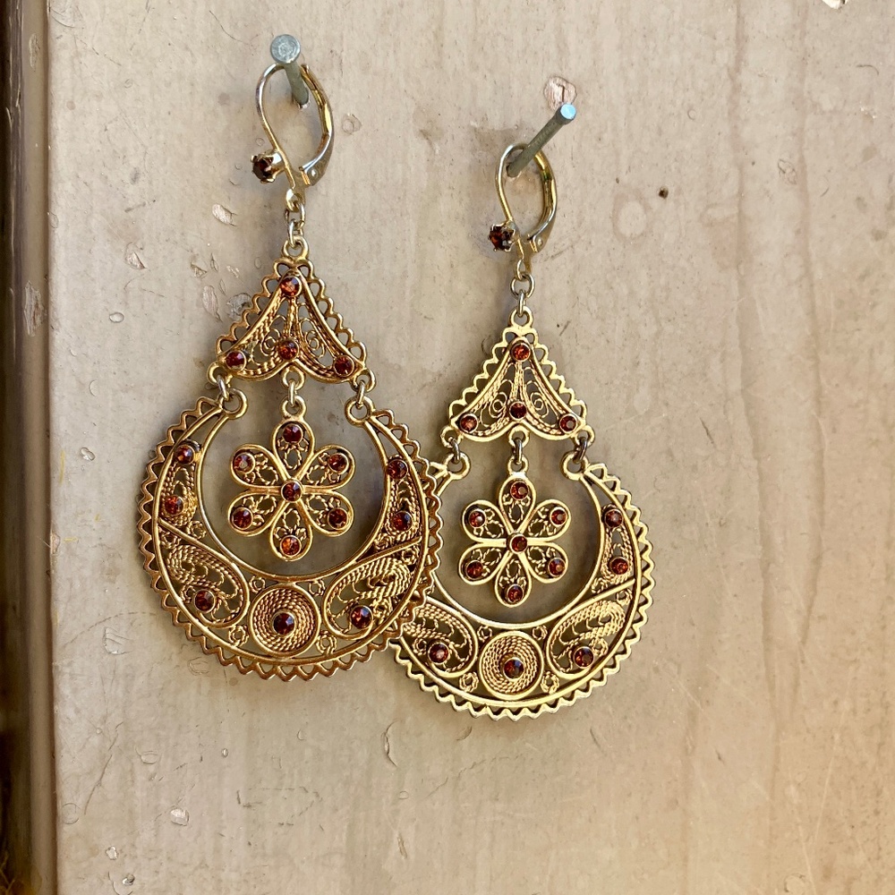 🔥 Boho Filigree & Crystal Dangle Earrings - Antiqued Gold Bohemian Earrings